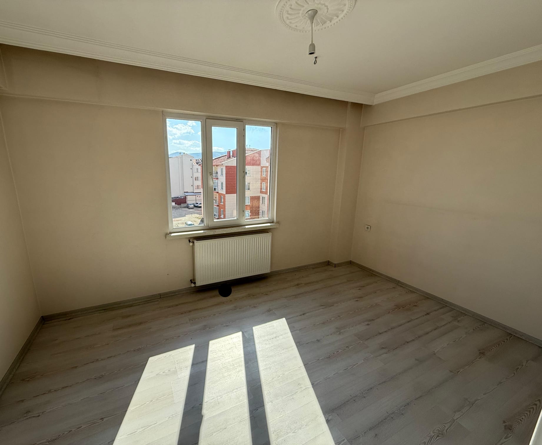 -SATILDI<KANLICA MAH 4+1 DAİRE