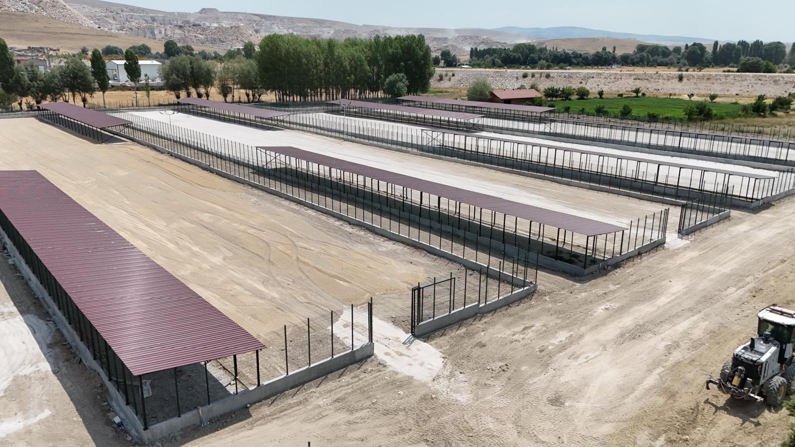 AFYONKARAHİSAR İSCEHİSAR BELEDİYESİ SOKAK HAYVANLARI DOGAL YAŞAM ALANI  REHABİLİTASYON MERKEZİ YAPIMI PROJESİ